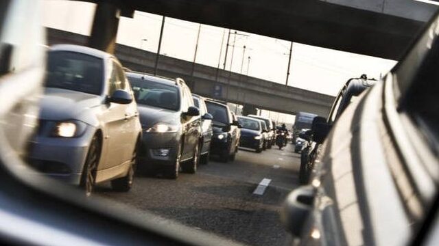 Dreigend verkeersinfarct A50 in regio Eindhoven door ongeluk