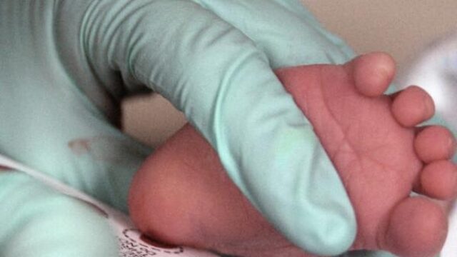 Treuzelen met uitbreiding hielprik kost kinderlevens