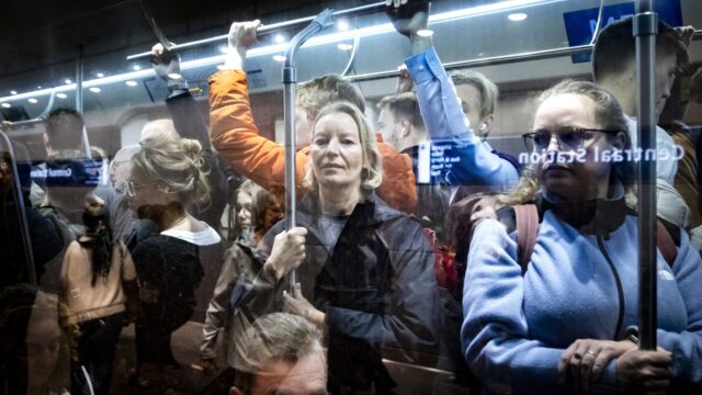 Auto altijd sneller dan OV: 'Goed OV aanbieden lukt niet meer op traditionele manier'