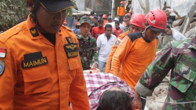 Reddingswerkers in Indonesië blijven zoeken naar overlevenden