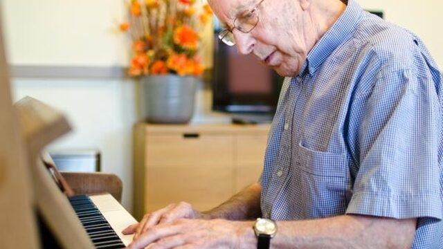 Ouderen met dementie kunnen wel degelijk nieuwe dingen leren