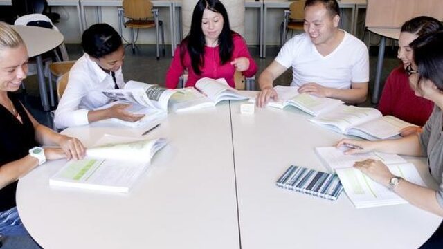 Beleid Asscher zorgt voor belemmering snelle inburgering