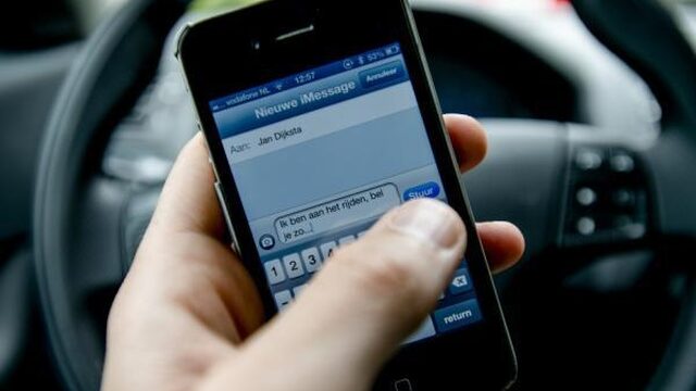 Automobilisten 10 procent van de tijd afgeleid, truckers vaker
