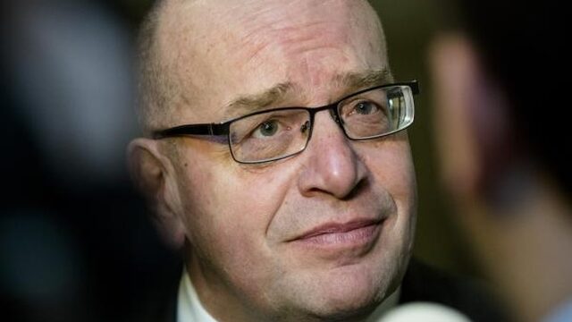 Fred Teeven overweegt juridische stappen tegen onderzoeker Henri Beunders