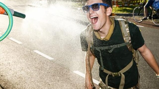 Bloedhete dag voor Vierdaagsewandelaars