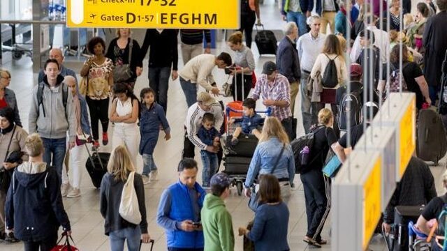 10 tips voor een goedkopere vliegvakantie