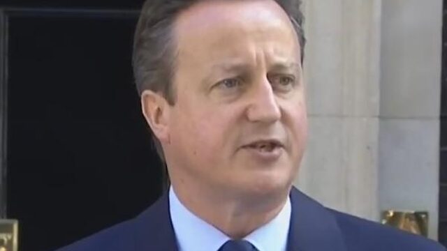 Britse premier Cameron kondigt aftreden aan