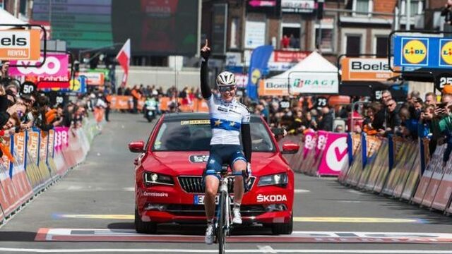 Luik-Bastenaken-Luik: Anna van der Breggen zegeviert hattrick, Valverde wint voor de vierde keer