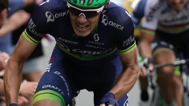 Michael Matthews zegeviert in tiende Touretappe