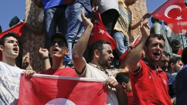 Staatsgreep mislukt; Erdogan en Yildirim hebben 'alles weer onder controle'