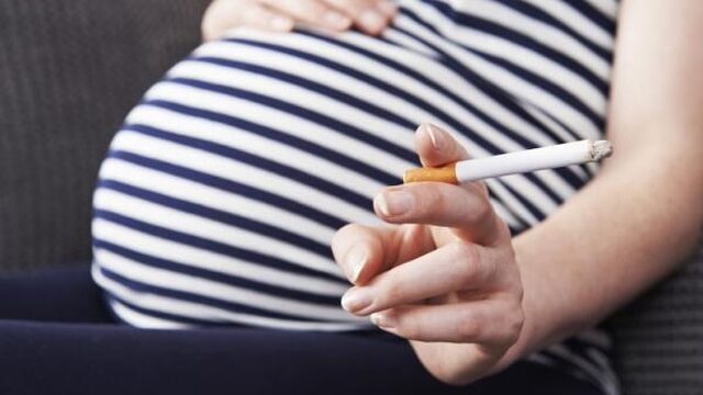 Je hebt een grotere kans op autisme als je oma rookte