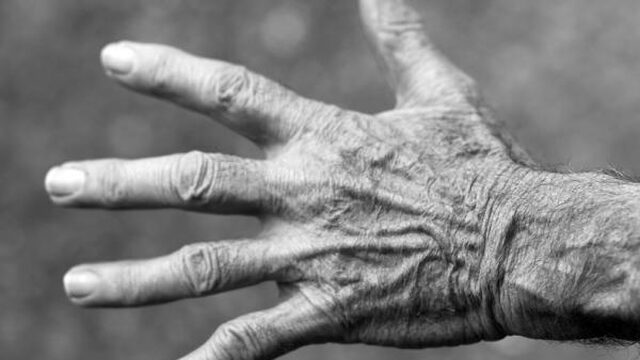 Mens heeft ingebouwde maximale leeftijd