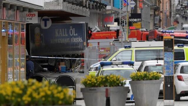 Doden bij aanslag met truck in centrum Stockholm