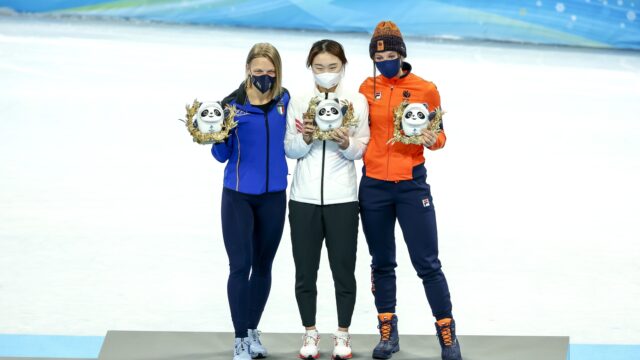 Waarom krijgen plek 2 en 3 een medaille en niet alleen plek 1?
