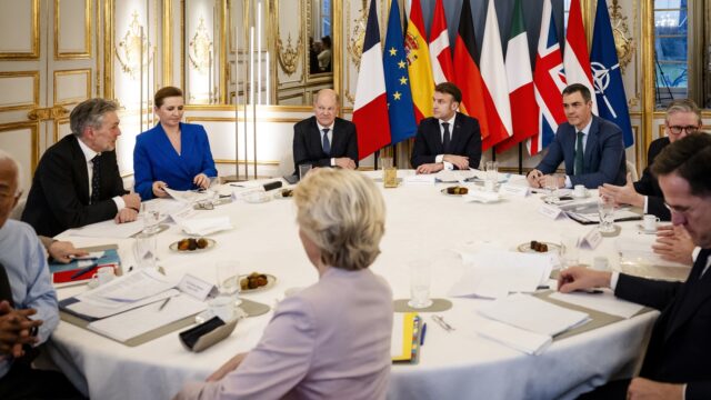 'Vertrouwenscrisis' tussen de EU en VS door onderhandelingen met Rusland: 'Trump kan niets weggeven namens Europa'