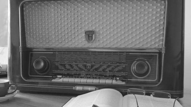 We luisteren nog volop naar de radio