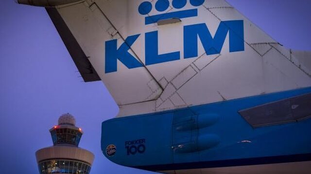 Zieke stewardess klaagt KLM aan