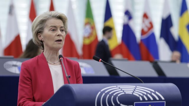 Trump wil 'Europa uit elkaar spelen' met handelsoorlog: 'Moeten verenigd als één blok terugslaan'