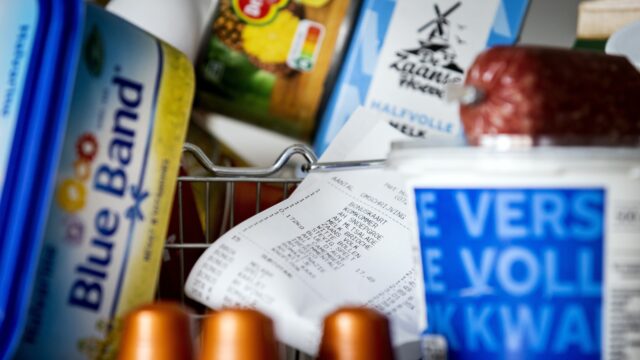 Inflatie alweer omhoog, boodschappen steeds duurder: 'Nederland zit in de klem'