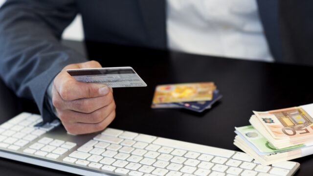 Wapenen tegen steeds 'gehaaidere' online fraude? 'Gebruik je boerenslimheid en wees alert'