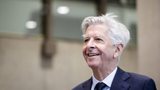 Suggestie Plasterk over stelling Spraakmakers in column 'onjuist en kwalijk'