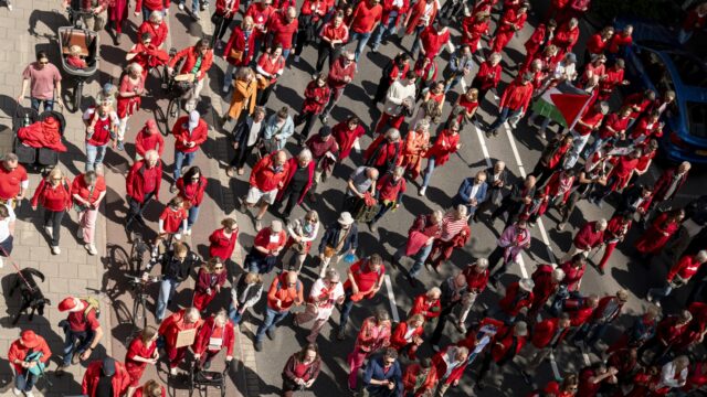 Kabinet 'moet handelen' na 'krachtig signaal' Rode Lijn-demonstratie: 'Wegkijken is geen optie'