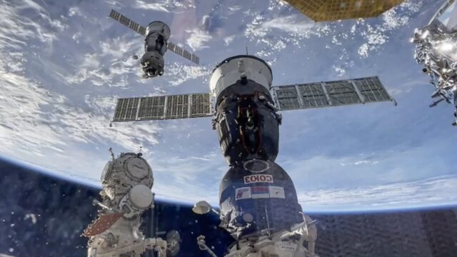Hoe wordt het satellietverkeer in de ruimte geregeld?