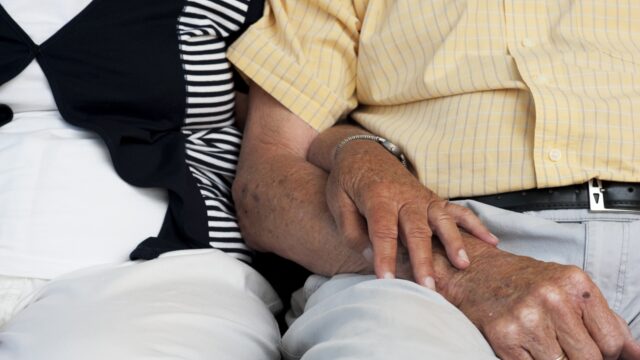 Ouderen hebben niet alleen 'knuffelseks': 'Kunnen nog altijd heel kinky zijn'