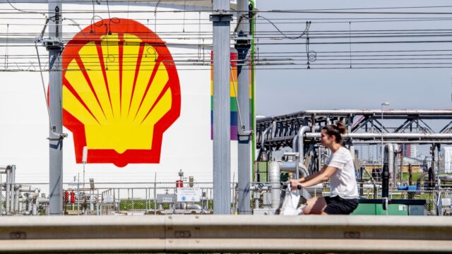'Taaie strijd' van Milieudefensie tegen Shell: 'Bescherming tegen klimaatverandering is mensenrecht'