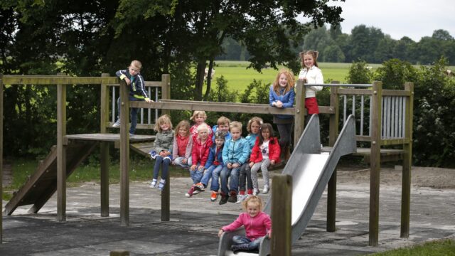 Waarom spelen ouders zelden mee met hun kinderen in de speeltuin?
