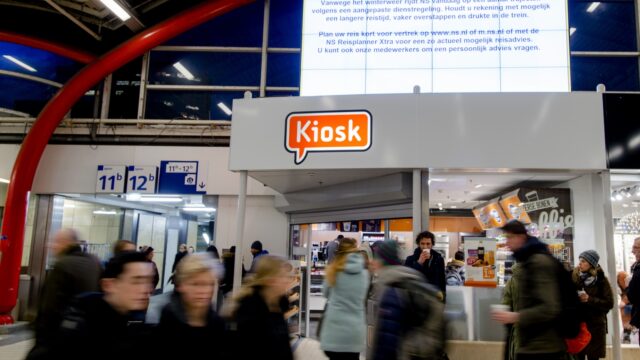 Treinverkeer plat en bacterie in water: hoe communiceren overheid en bedrijven in crisis? 'Ook verantwoordelijkheid van mensen zelf'