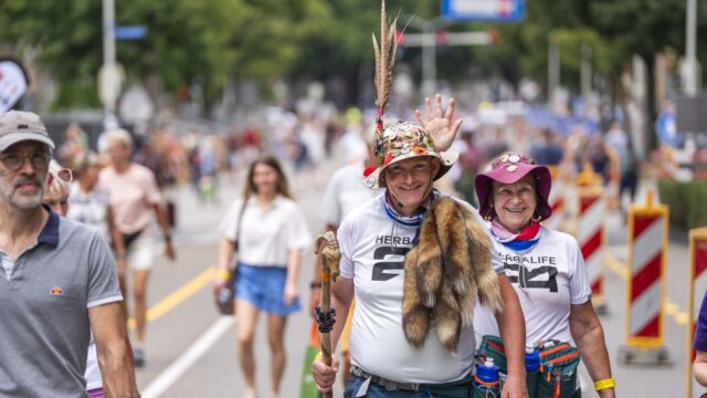 Vierdaagse is 'ultieme uitdaging' voor wandelaars: 'Zo blijf je je grenzen verleggen én jezelf belonen'