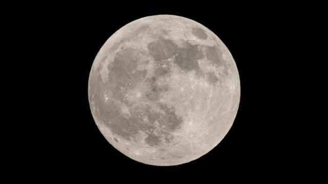Slapen mensen slechter als het volle maan is?