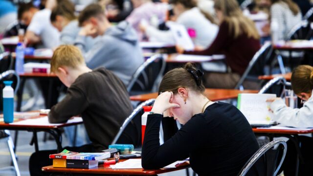 Steeds meer zittenblijvers, maar heeft averechtse werking: 'Onderwijshervorming is nodig'