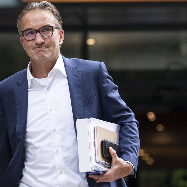 Ervaringsdeskundige Ros over vertrek Feyenoord-directeur: 'Het is stress, het is druk, het is akelig'