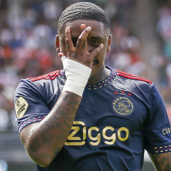 Doelpunt Steven Bergwijn genoeg voor volle winst Ajax
