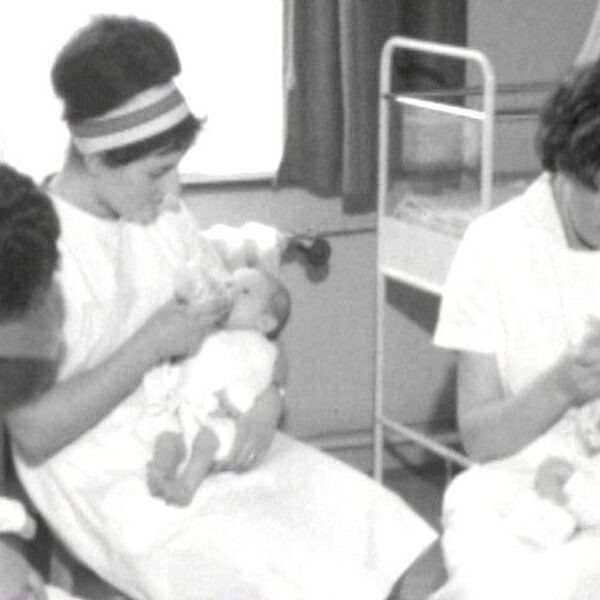 Afstandsmoeders staan in rechtszaak tegen over de staat: 'Vraag is of ze gebruik kunnen maken van uitzonderingsregel'