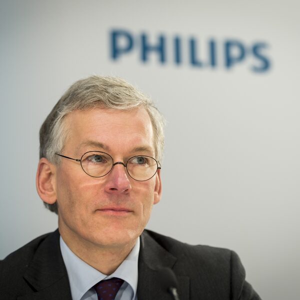 Philips-beleggers kritisch op miljoenenbonus voor topman: 'We zijn het vertrouwen kwijt'