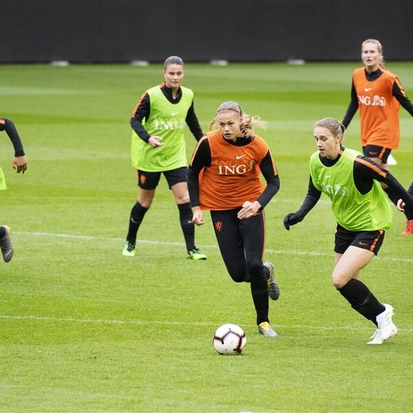 Een hersenschudding door voetbal: minder onschuldig dan je denkt