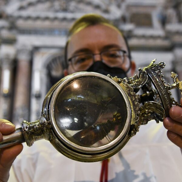 Heilig bloed voorspelt onheil in Napels