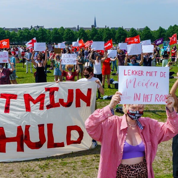 Terugkeer van de basisbeurs: 'Compenseer leenstelsel studenten volledig'