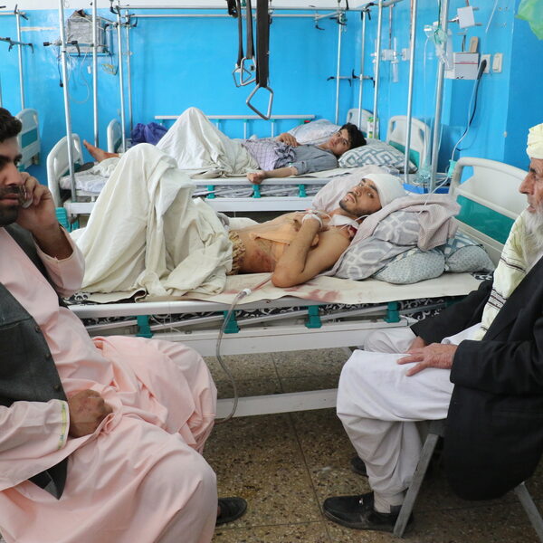 Zorg in Afghanistan staat op instorten: 'Dit zal leiden tot de dood van mensen'