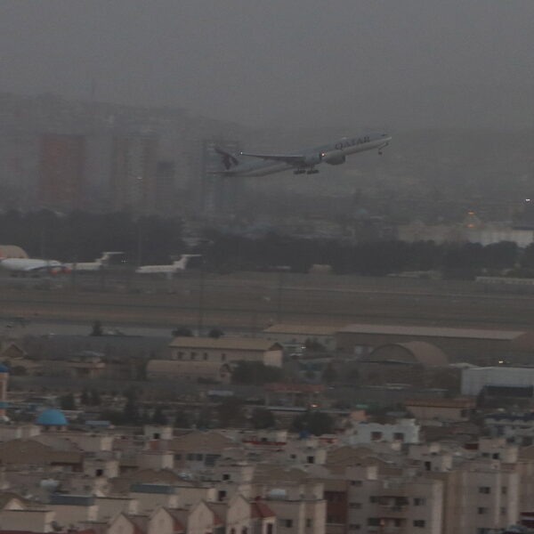 Zinat helpt Afghanen met evacuatie: 'Nederland kan nog een plan B maken om ze te redden'