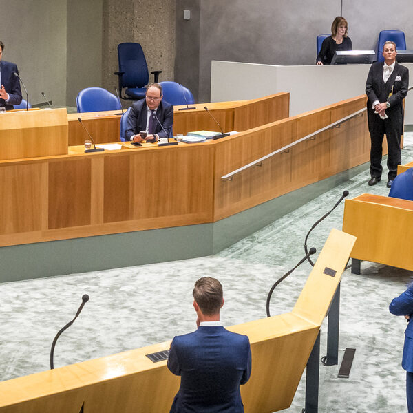 Baan buiten de politiek? Bijna de helft lobbyist