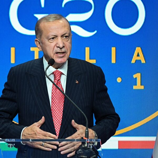 Erdogan’s greep op Turkije verzwakt: ‘Je ziet dat zijn steun afneemt’