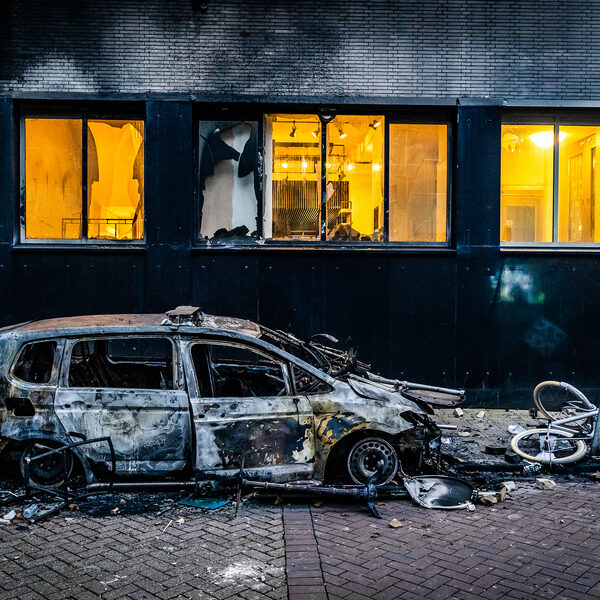 Rotterdamse brandweerman over rellen:﻿ 'We moesten ﻿rennen voor ons leven'