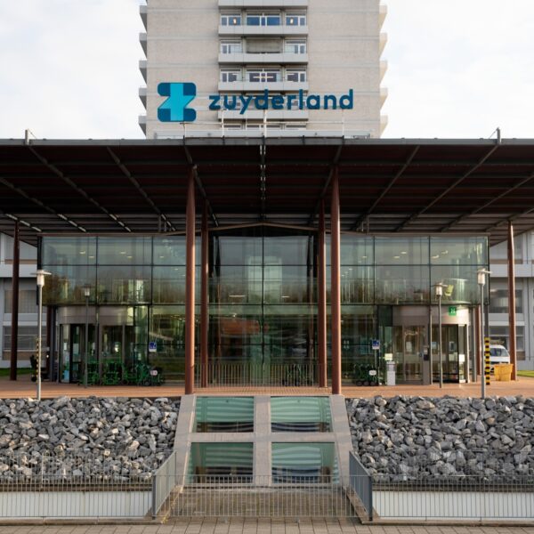 Verpleegkundigen uit de Filipijnen in Sittard: 'Alles tegen personeelstekort'