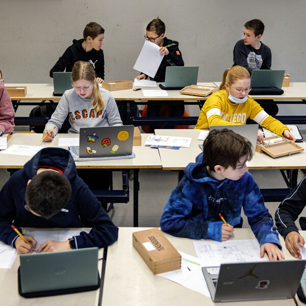 'Digitale vaardigheid moet een verplicht vak worden op de basisschool'