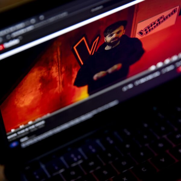 Jaar na BOOS-aflevering presenteert muziekindustrie taskforce tegen grensoverschrijdend gedrag