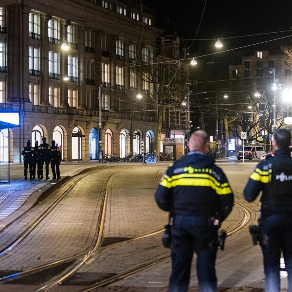 Hoe onderhandel je met een gijzelnemer? ‘9 van de 10 belt zelf de politie’